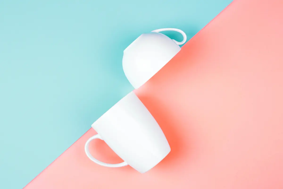 minimalism graphic design teacups